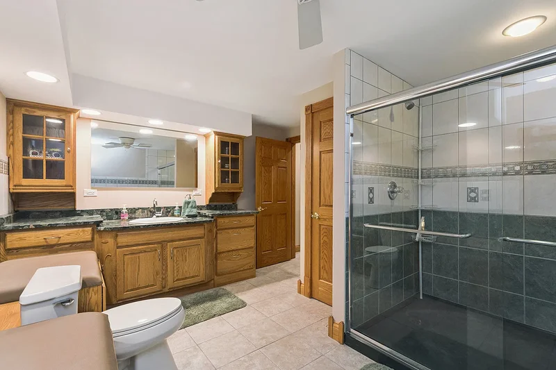 12444 Lake View Drive, Orland Park, IL 60467, Orland Park, Illinois, United States. - Photo 39