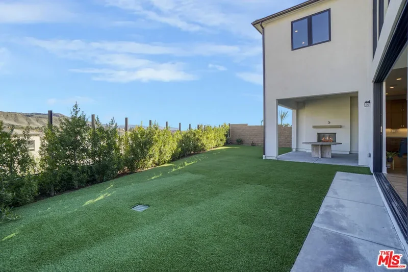 11862 N Hillsborough Lane, Los Angeles, California, United States. - Photo 41