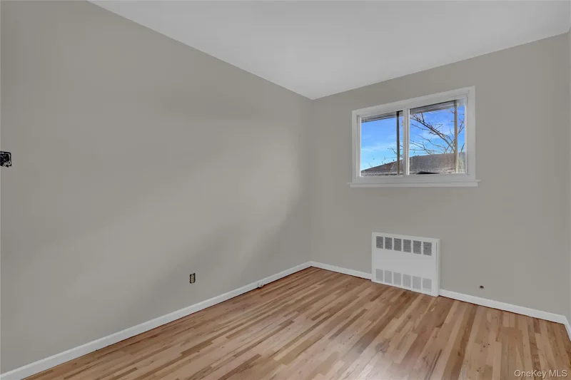 101 Beverly Place, Levittown, NY 11756, Levittown, New York, United States. - Photo 18