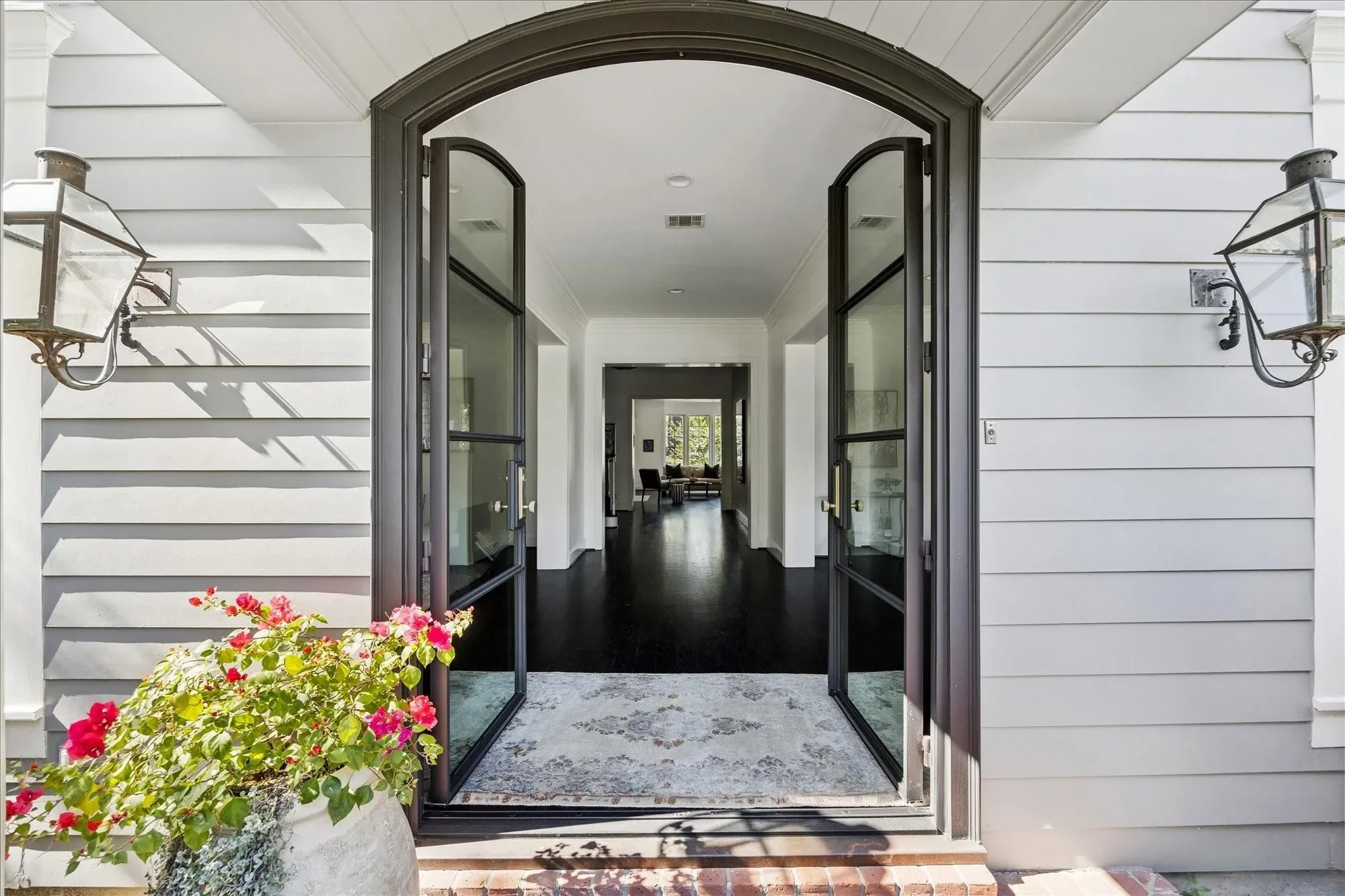 2 Blalock Pines Court, Hedwig Village, Texas, United States. - Photo 2