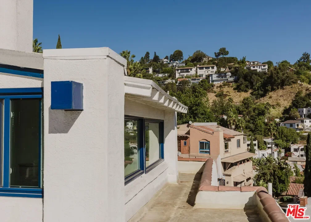2041 Glencoe Way, Los Angeles, California, United States. - Photo 6