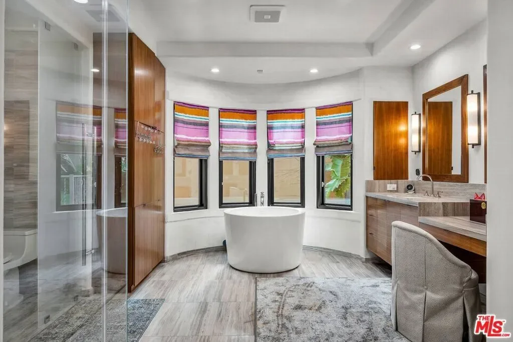3110 Benedict Canyon Drive, Beverly Hills, California, United States. - Photo 27