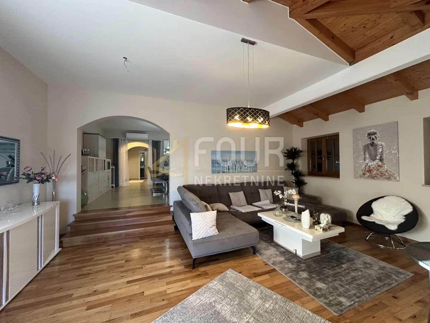 Gallery photo 3