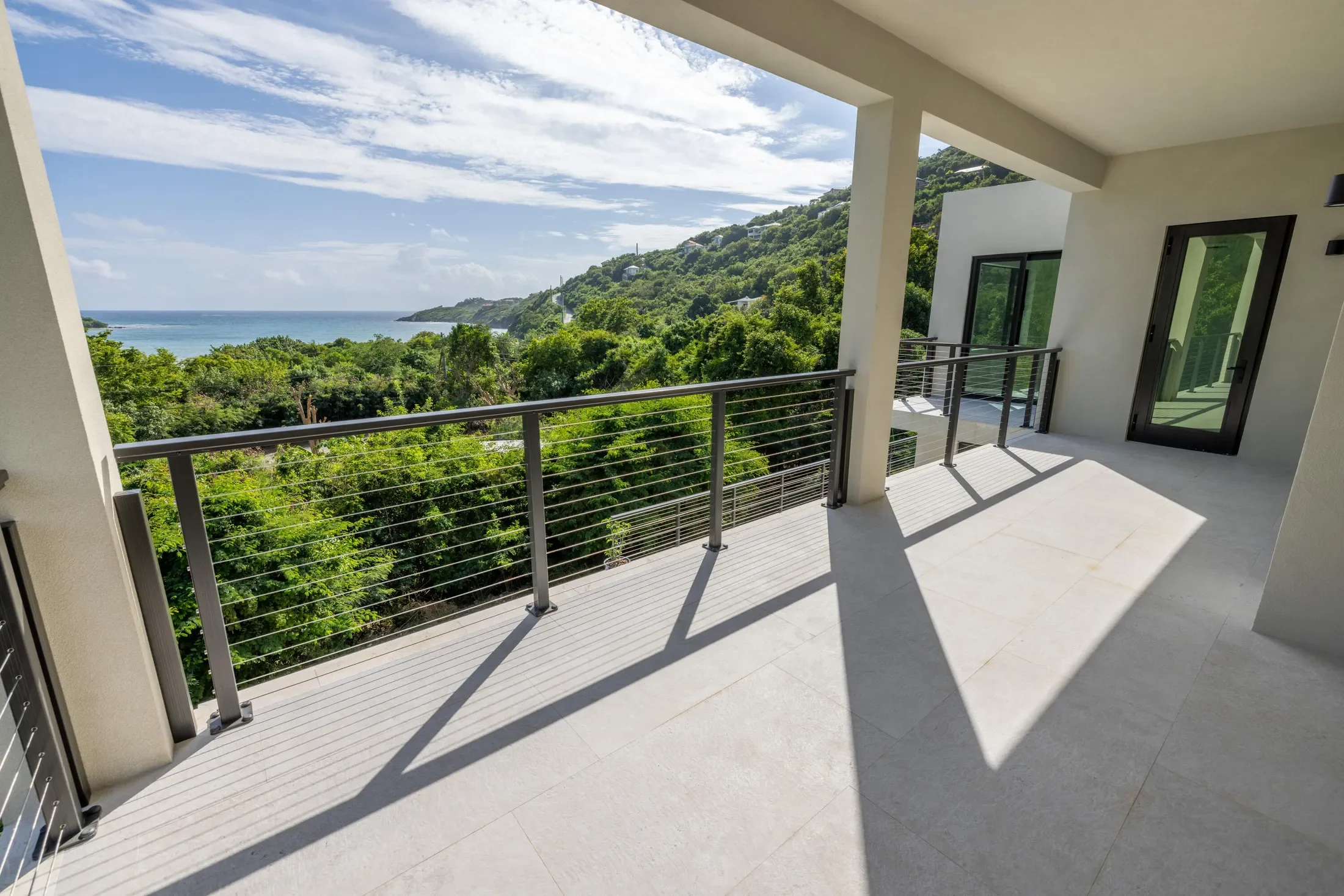 Exterior photo 6