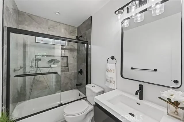 11113 S Budlong Avenue, Los Angeles, CA 90044, Los Angeles, California, United States. - Photo 26