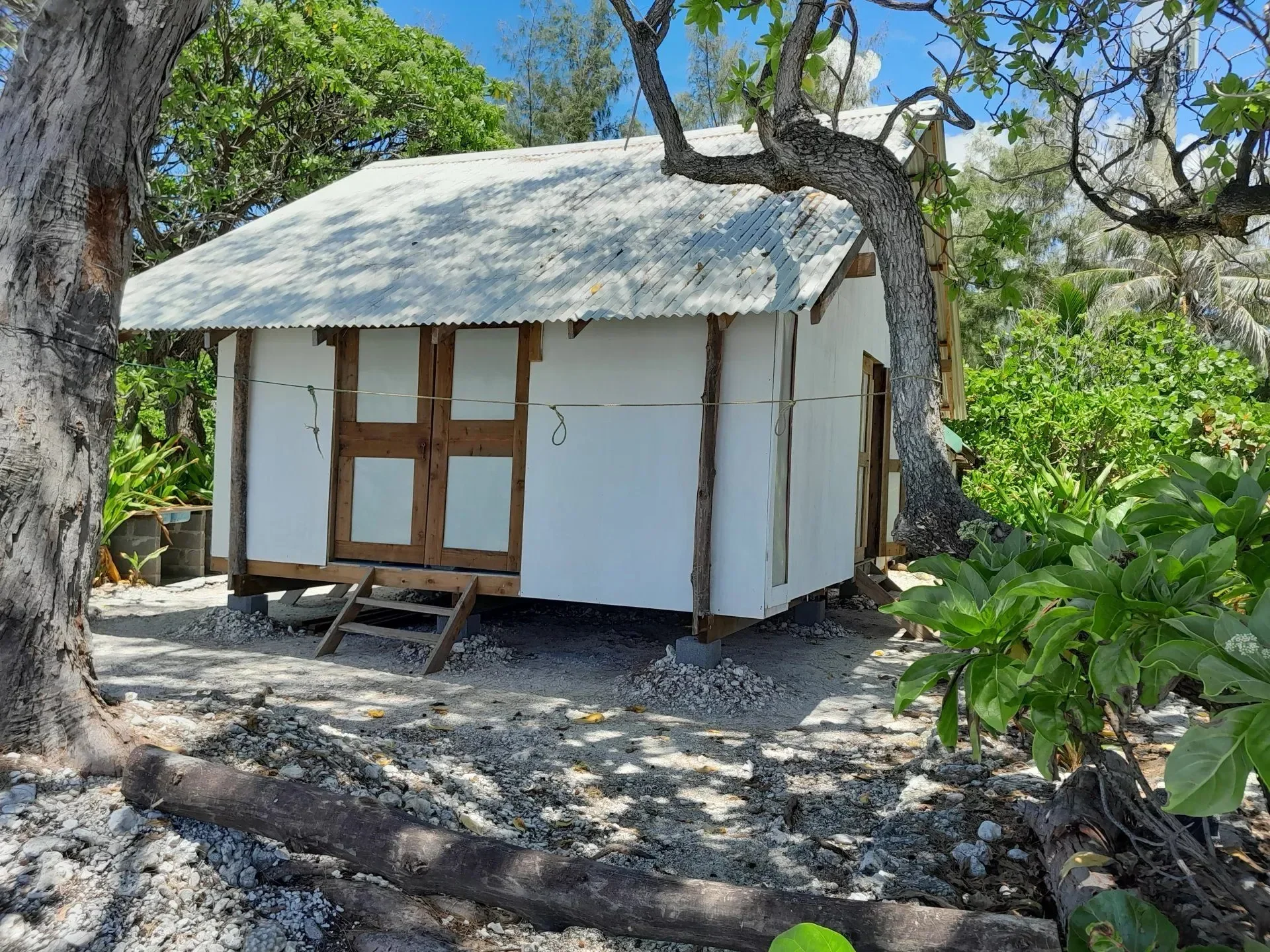 Exterior photo 3