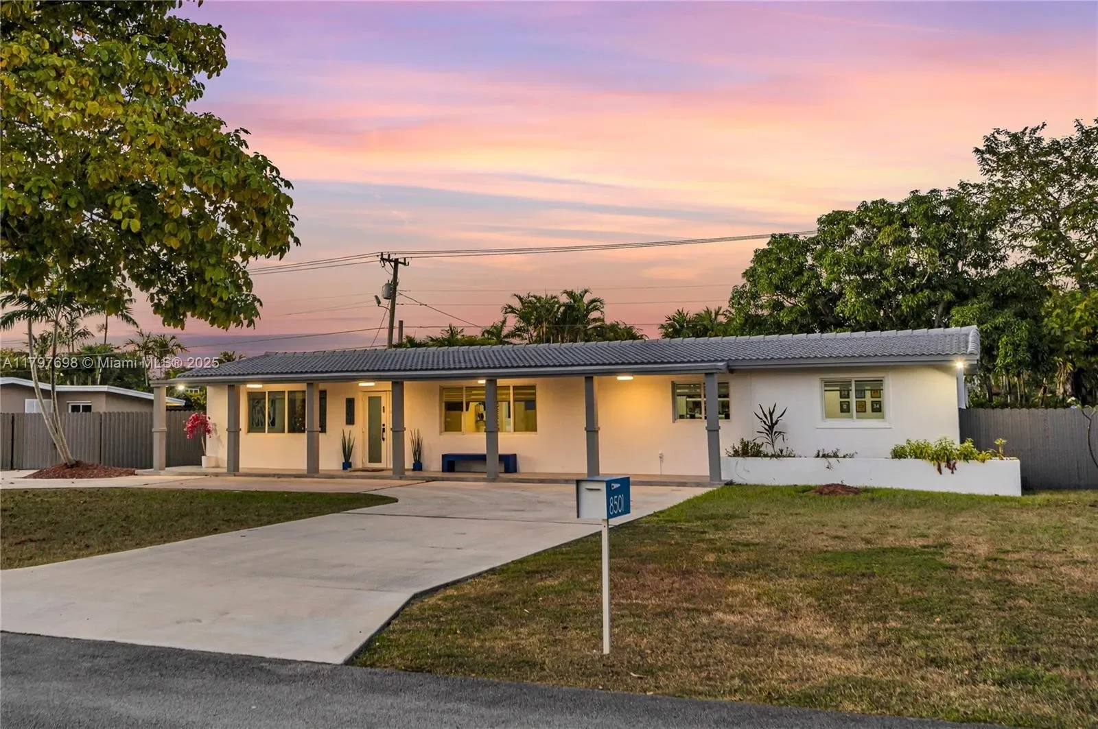 8501 SW 142nd St, Coral Gables, Florida, United States. - Photo 16