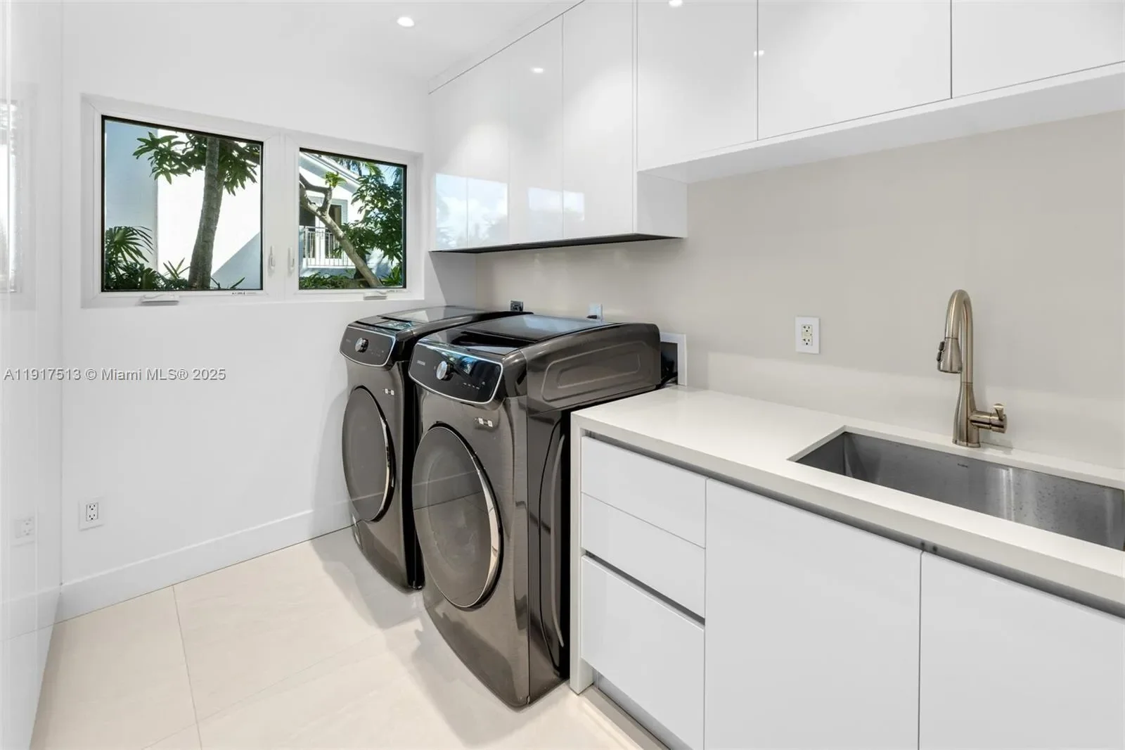 7150 W Lago Dr, Miami, Florida, United States. - Photo 36