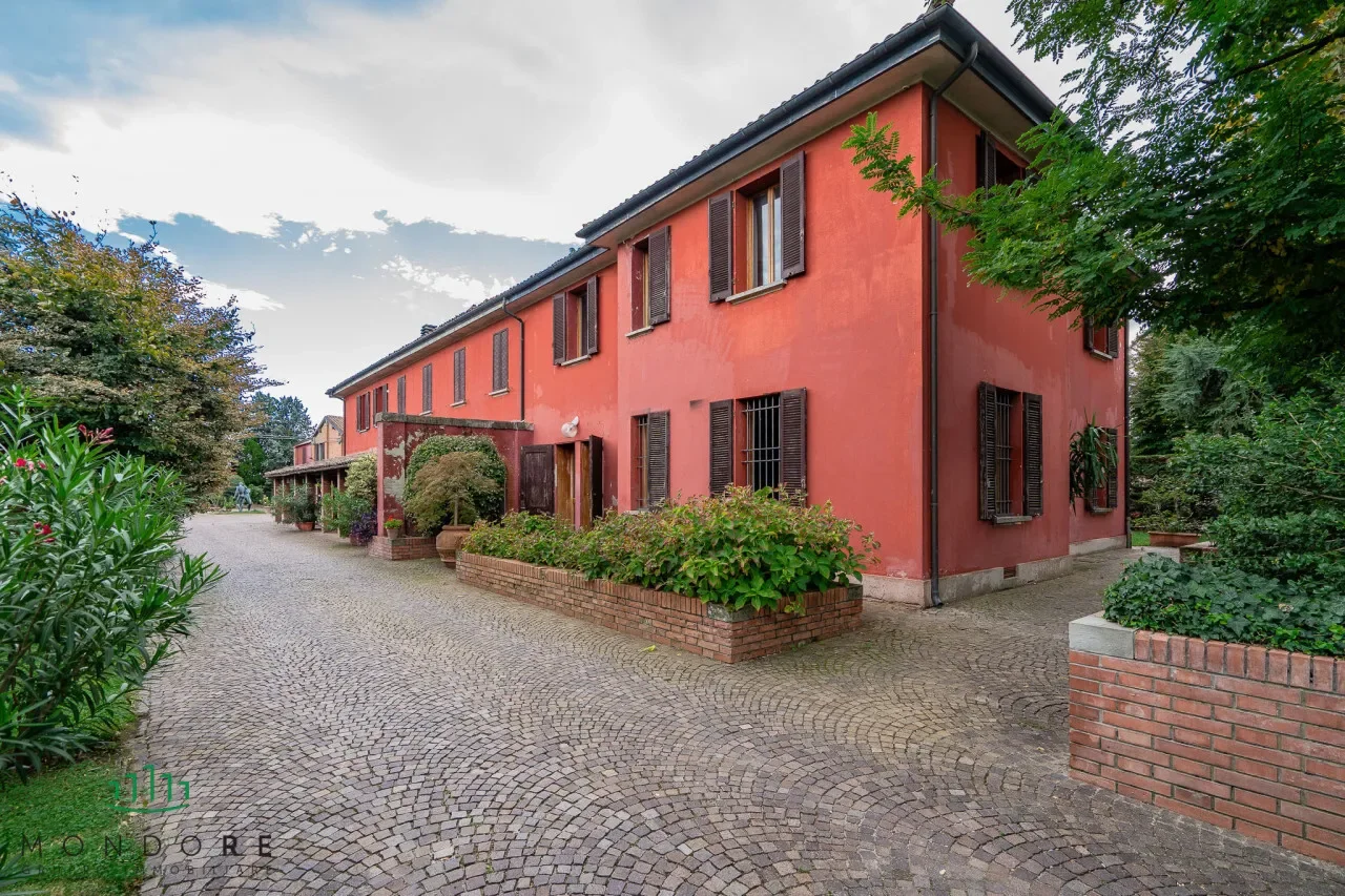 via Stradelli Guelfi, Poggio, Emilia-Romagna, Italy. - Photo 6