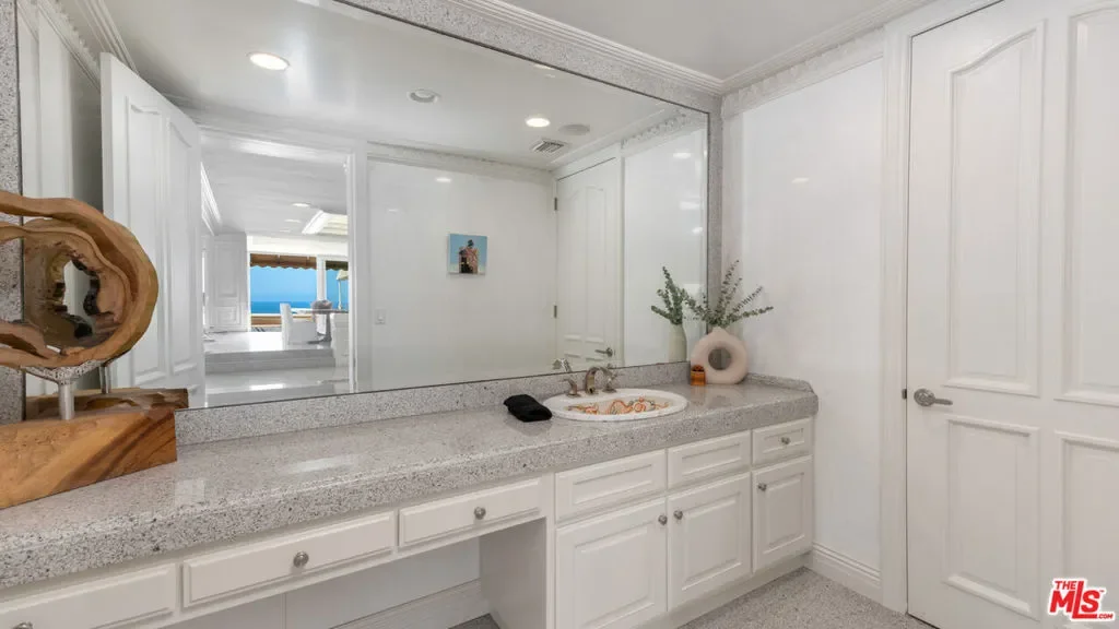 29000 Cliffside Drive, Malibu, California, United States. - Photo 50