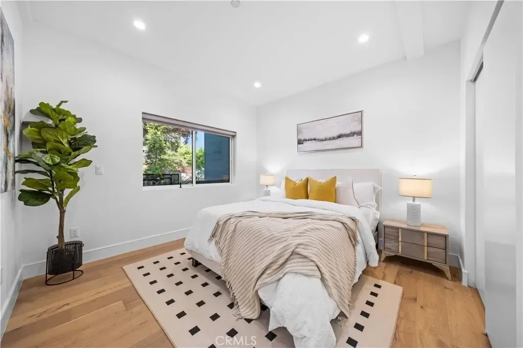 6050 E Burwood Avenue, Los Angeles, California, United States. - Photo 11