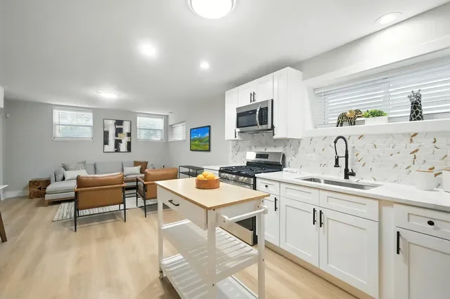 4055 S Ellis Avenue, Chicago, Illinois, United States. - Photo 27