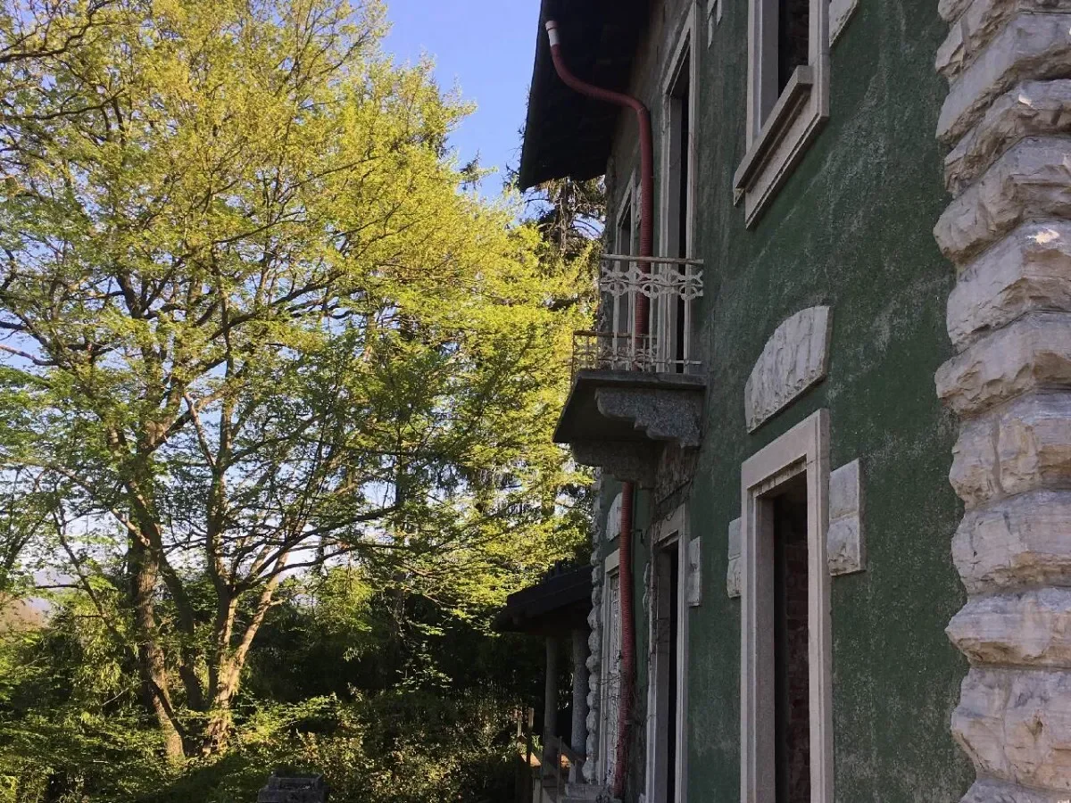 Exterior photo 3