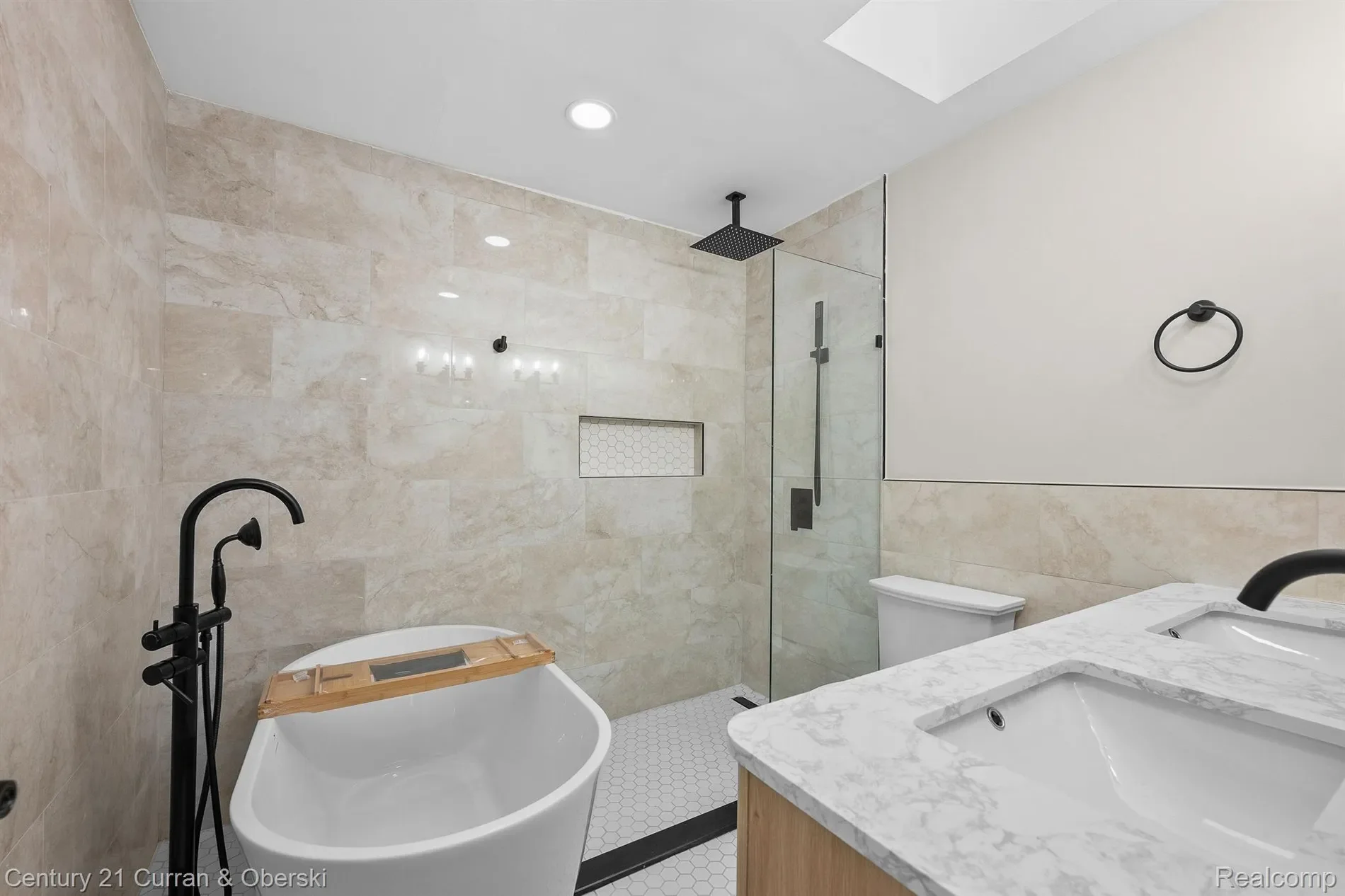 19760 Scenic Harbour Drive, Northville Township, MI 48167, Novi, Michigan, United States. - Photo 19