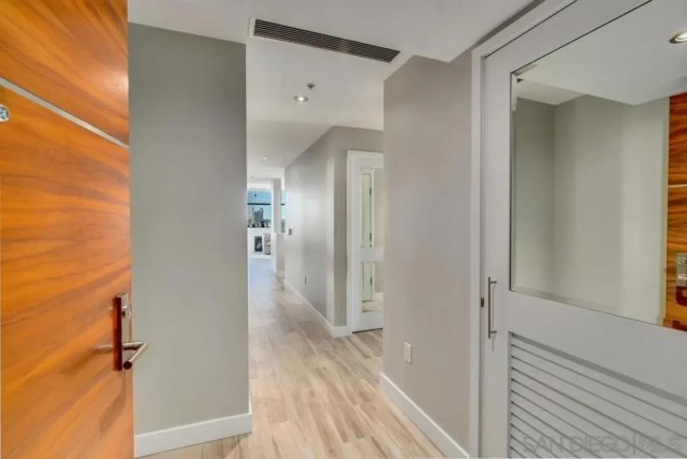 700 E Street Unit 2404, San Diego, California, United States. - Photo 3