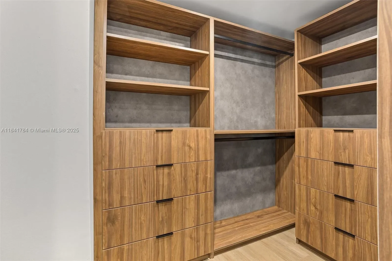 2180 NE 190th Ter, North Miami Beach, Florida, United States. - Photo 20