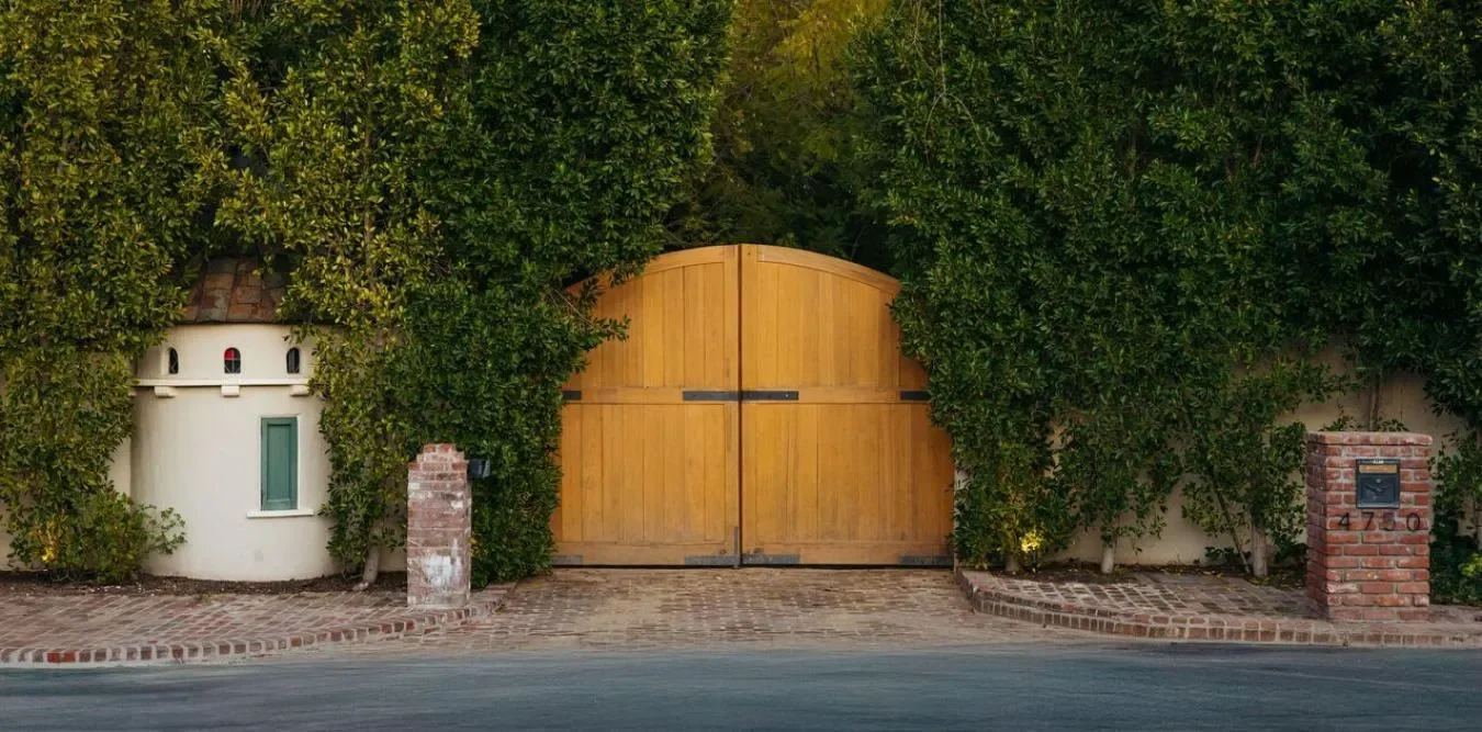 4750 Encino Avenue, Los Angeles, California, United States. - Photo 2