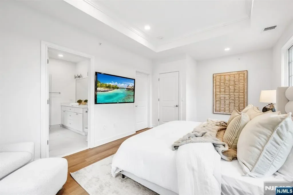11 Gabriel Court #11, Paramus, New Jersey, United States. - Photo 6