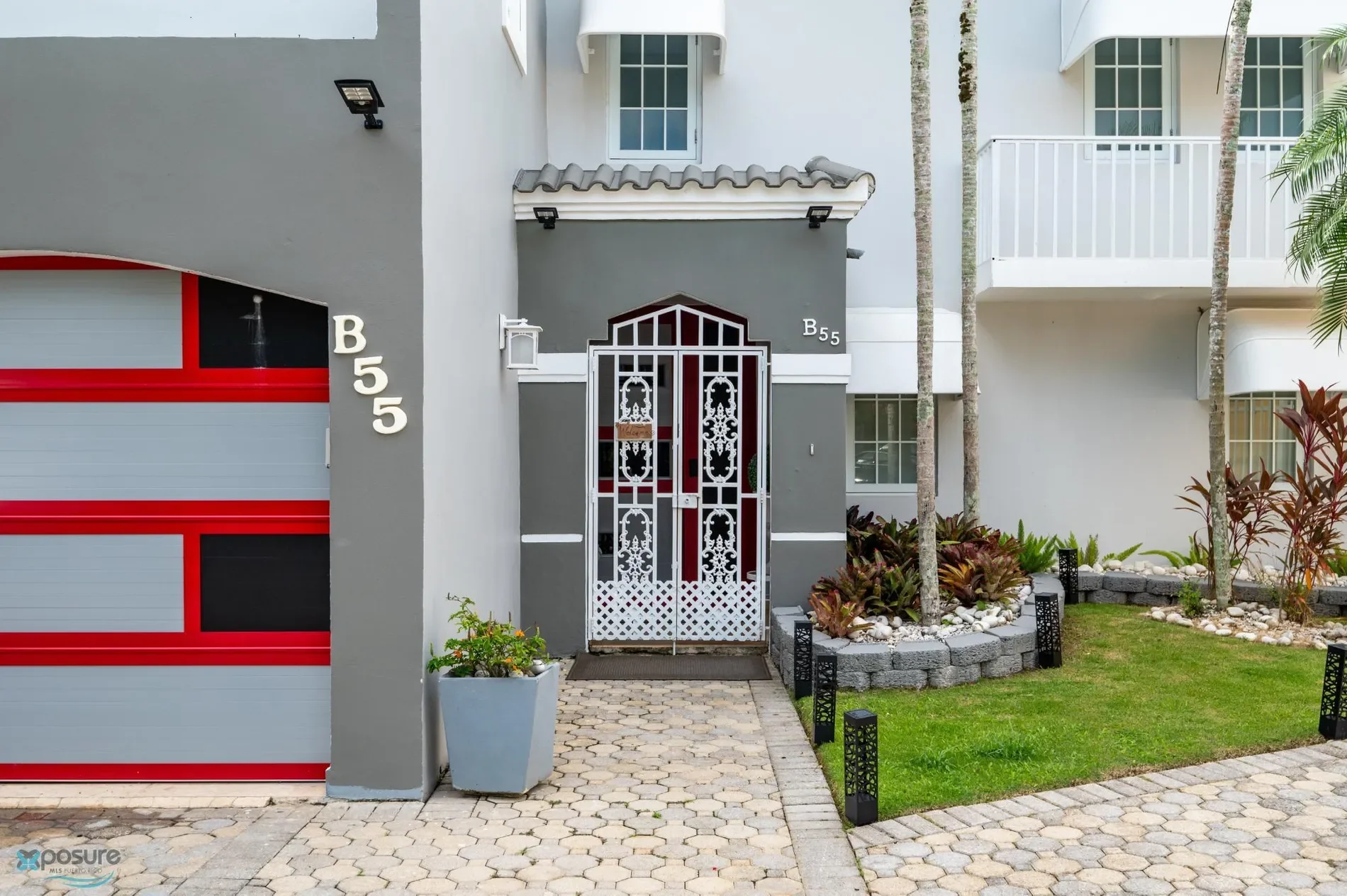 Exterior photo 2