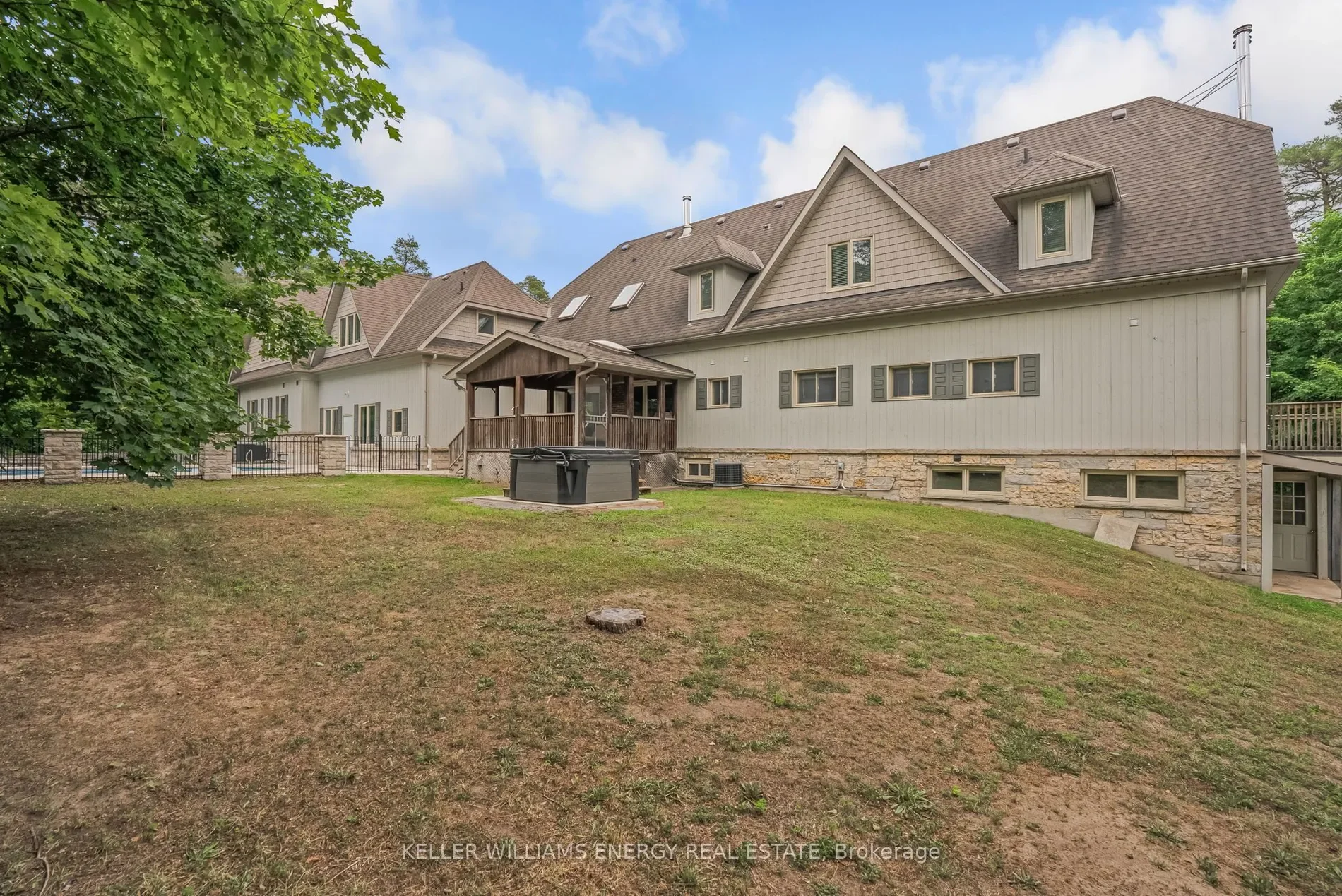 Exterior photo 10