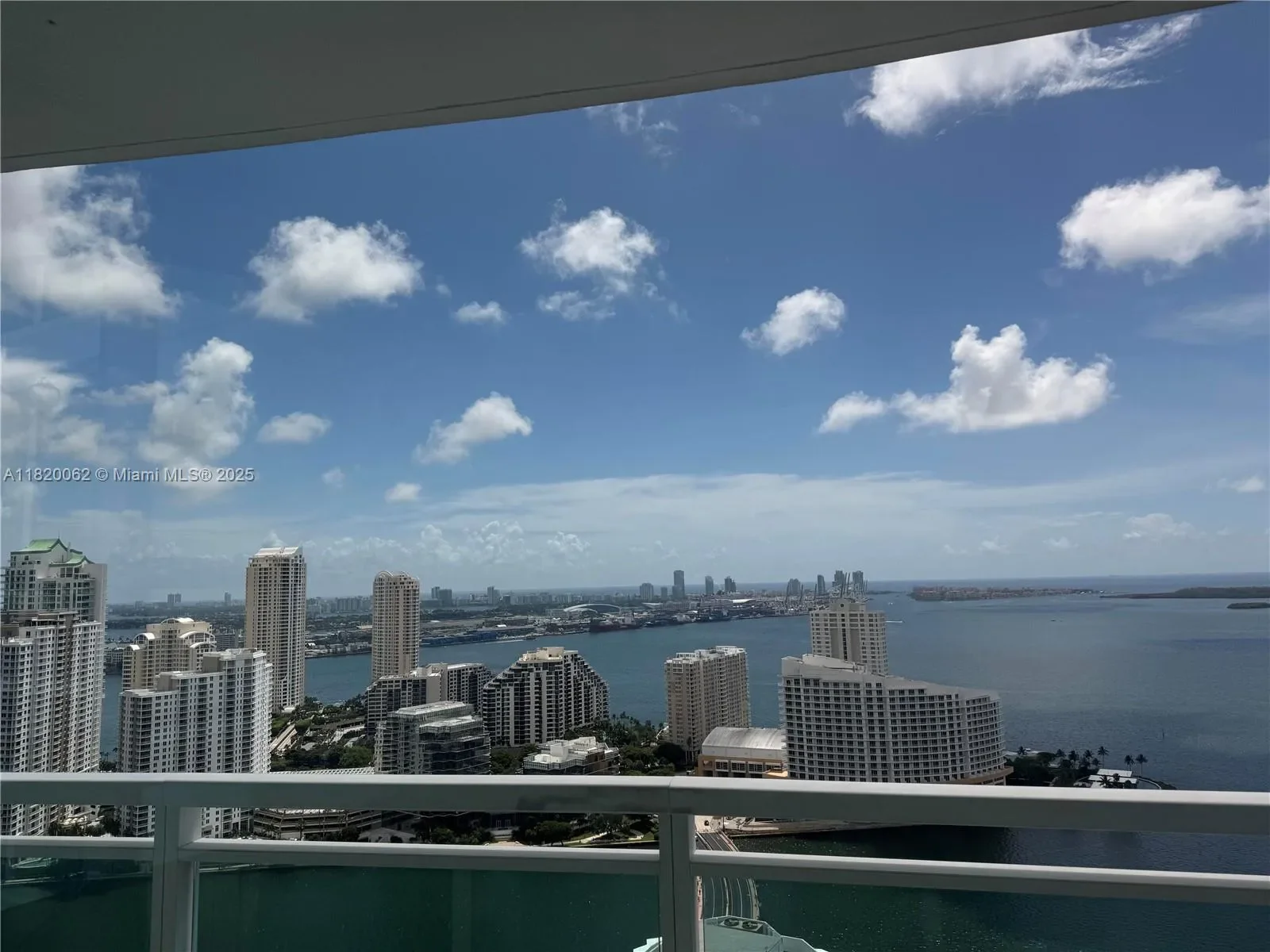 950 Brickell Bay Dr, #3710, Miami, Florida, United States. - Photo 14