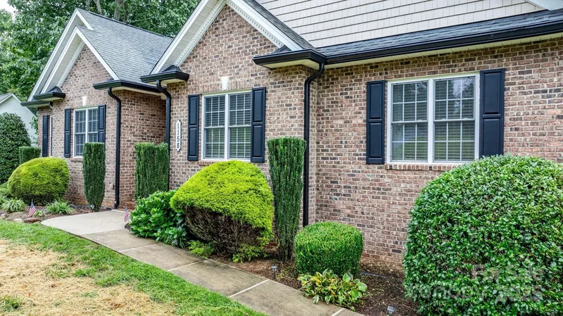 1158 Waterford Drive, Hickory, NC 28602, Hickory, North Carolina, United States. - Photo 13