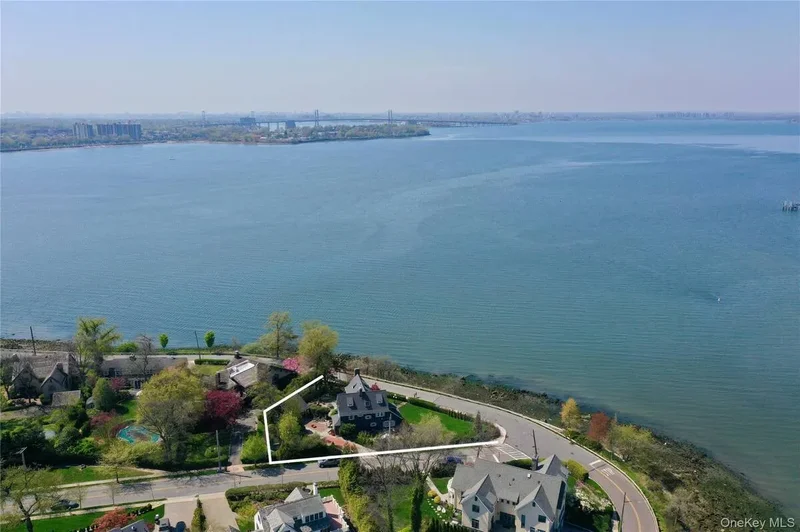 1120 Shore Road, New York, New York, United States. - Photo 44