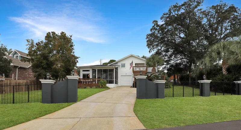 131 Shoreline Drive, Gulf Breeze, FL 32561, Gulf Breeze, Florida, United States. - Photo 39