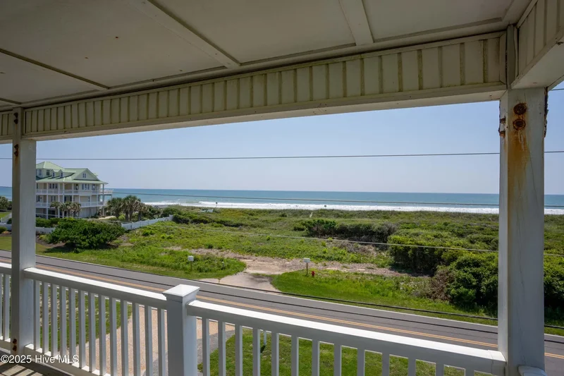 5 Bedrooms Single Family Detached