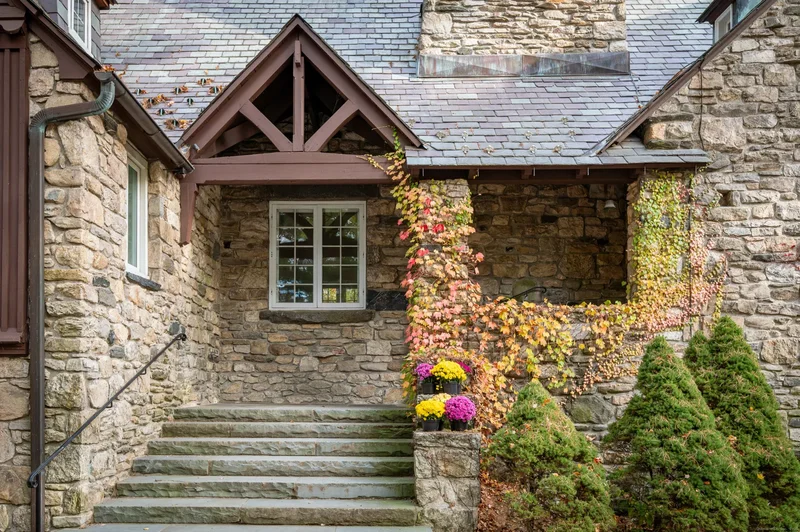 271 Hunting Ridge Rd, Stamford, Connecticut, United States. - Photo 4