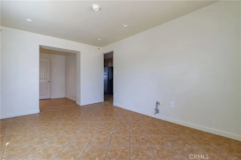 9408 Poplar Avenue, Fontana, California, United States. - Photo 22