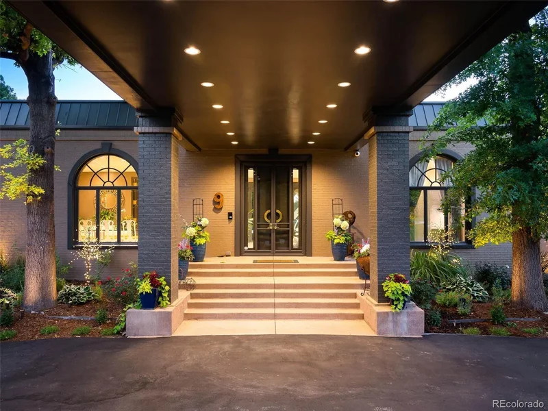 Single Family Residence in Englewood