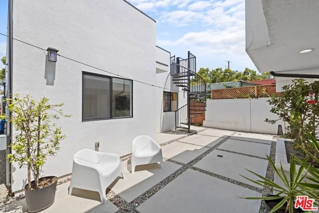 3170 Glenmanor Place, Los Angeles, California, United States. - Photo 18
