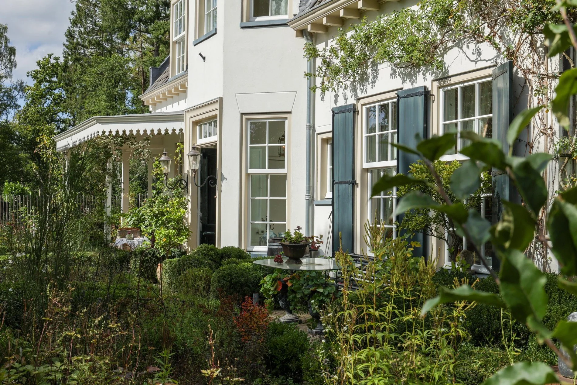 Exterior photo 9