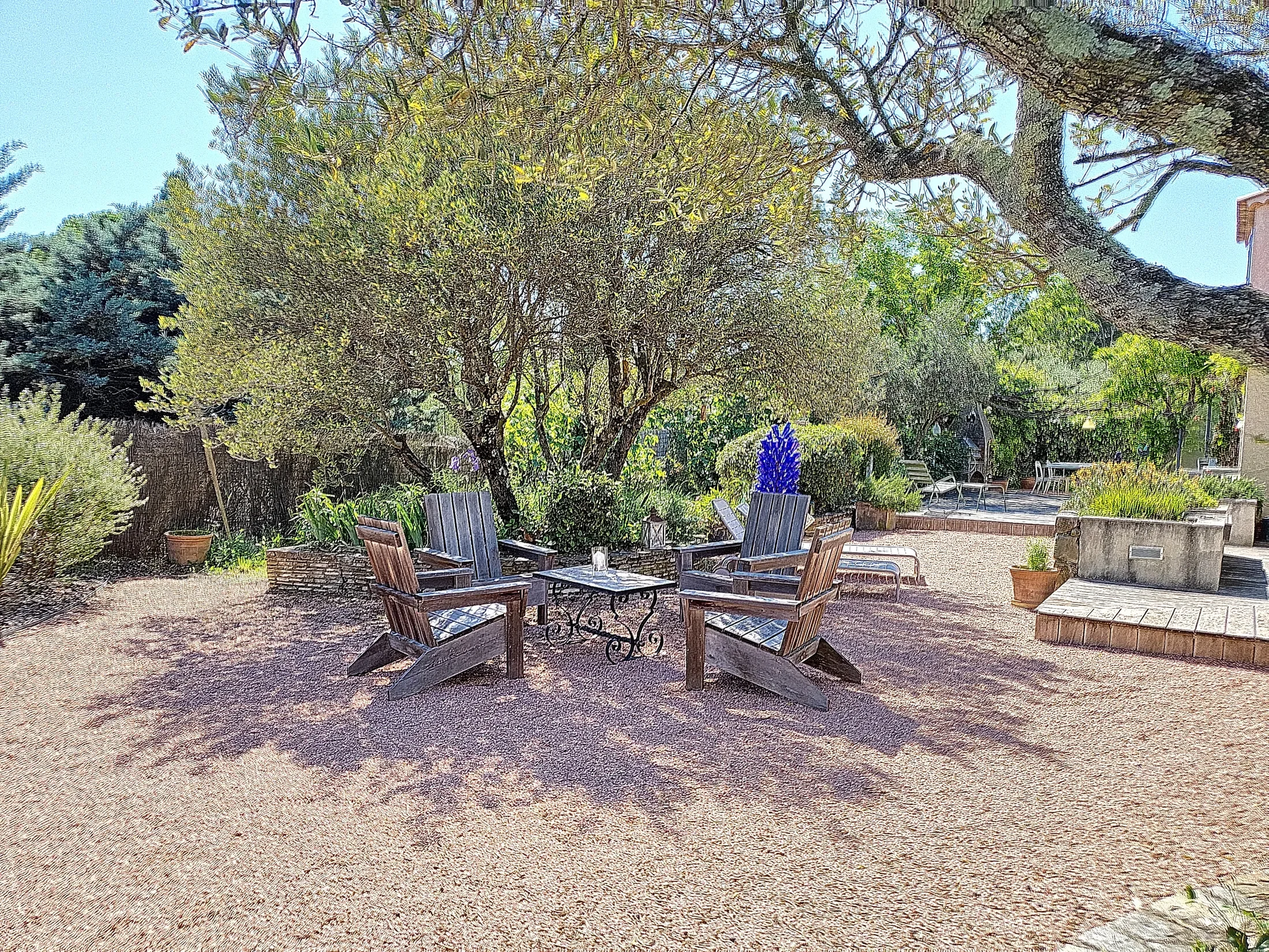 Exterior photo 9