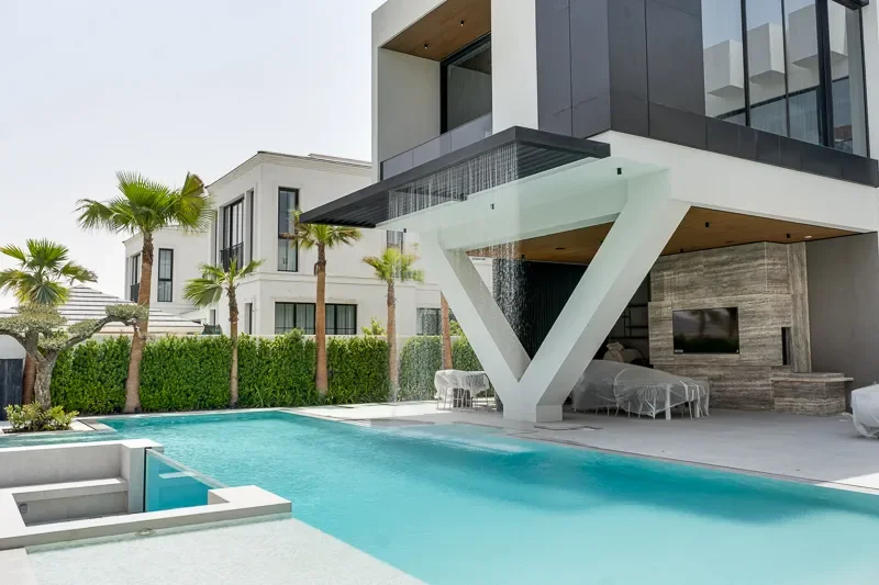 Exterior photo 1