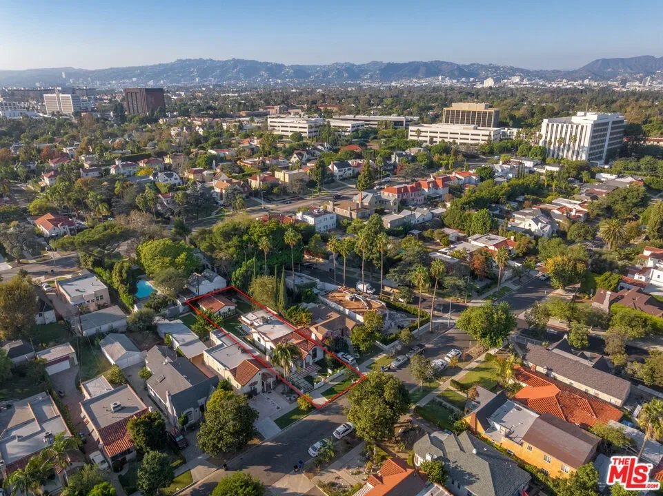 913 S Mullen Avenue, Los Angeles, California, United States. - Photo 33