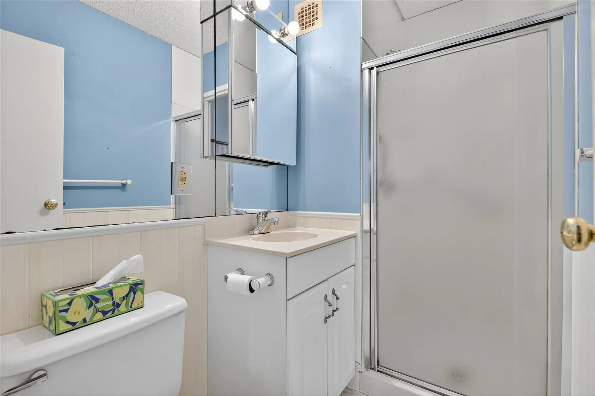 175 Maple Avenue Unit# 5G, Westbury, NY 11590, Salisbury, New York, United States. - Photo 11
