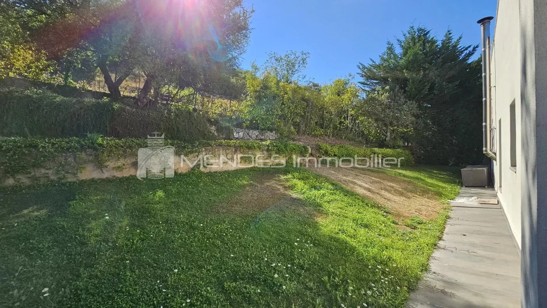 Exterior photo 9