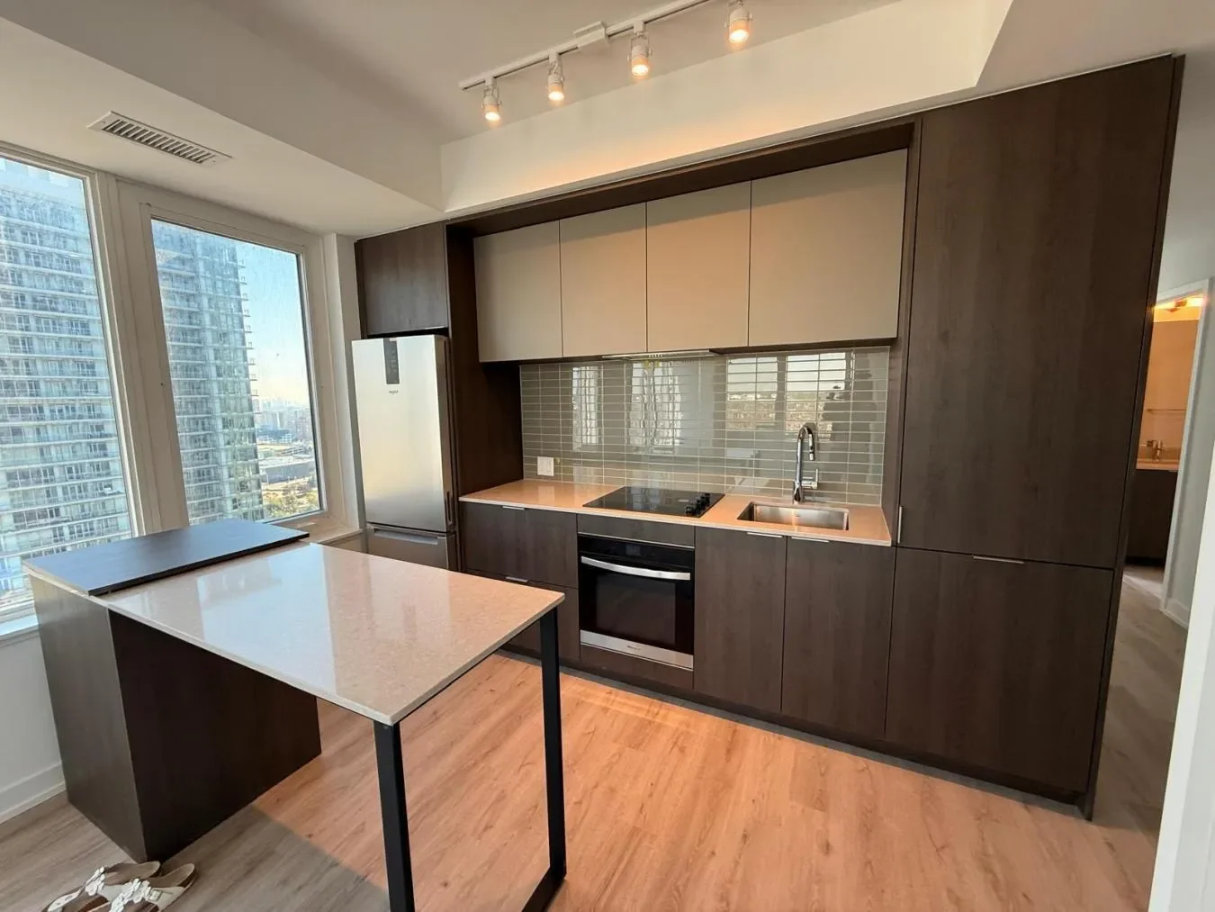395 Square One Drive, Mississauga, Ontario, Canada. - Photo 4