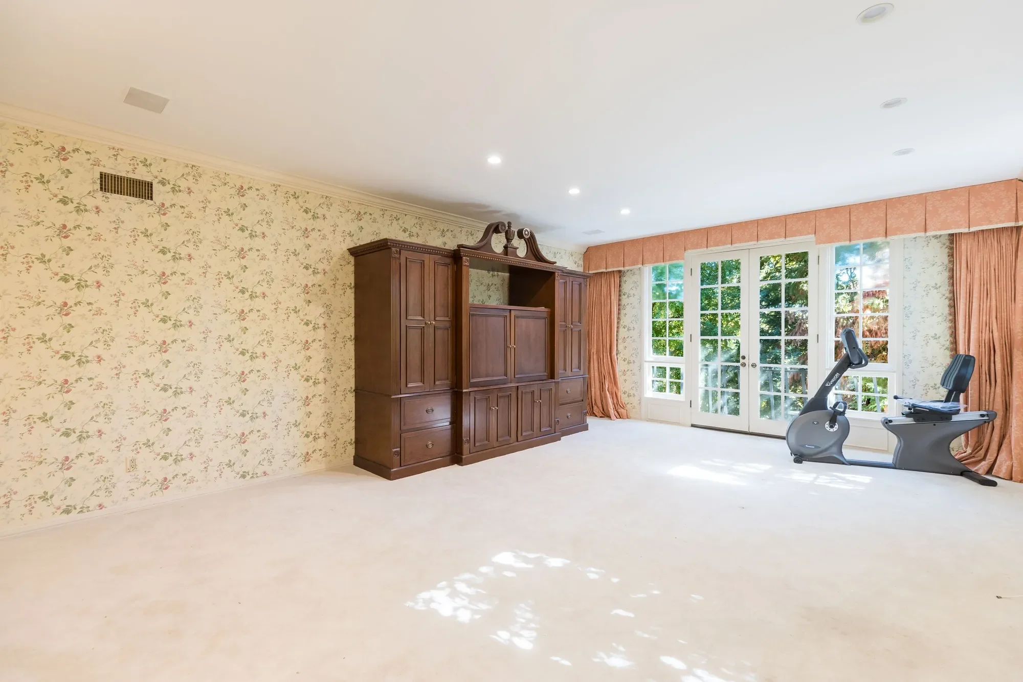 12386 Ridge Circle , Los Angeles, CA 90049, Los Angeles, California, United States. - Photo 20