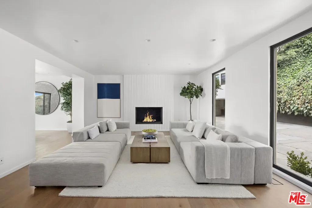 8620 Skyline Drive, Los Angeles, California, United States. - Photo 10