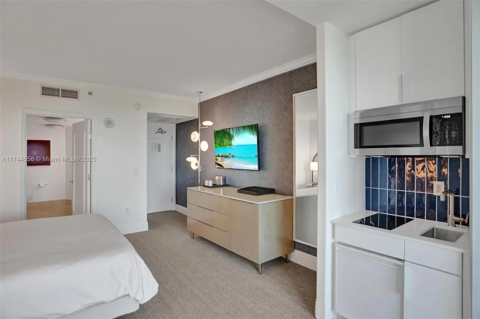 4401 Collins Ave 2114/2116, Miami Beach, Florida, United States. - Photo 26