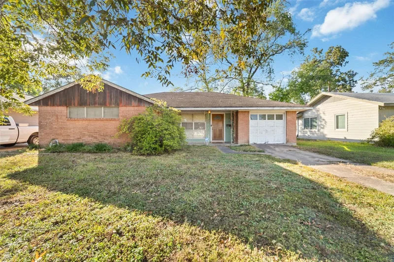 3 Bedrooms Single Family Detached