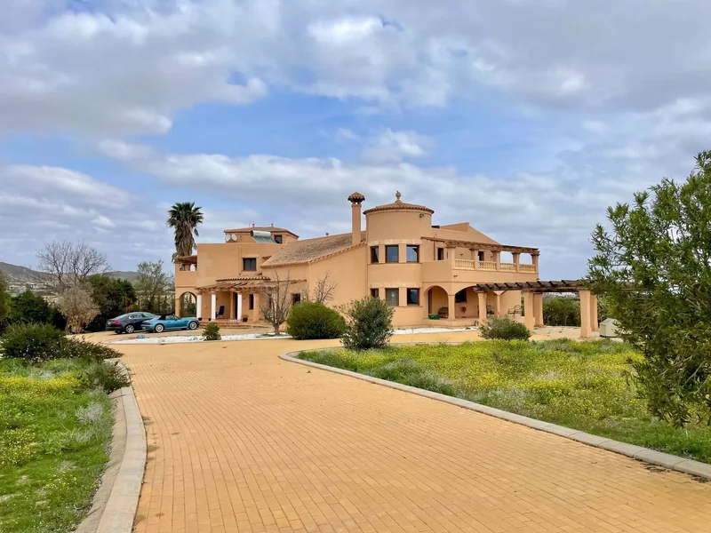 EXCLUSIVE LUXURY VILLA IN VERA - ELEGANCE, SPACE AND COMFORT IN PRIVILEGED LOCATION