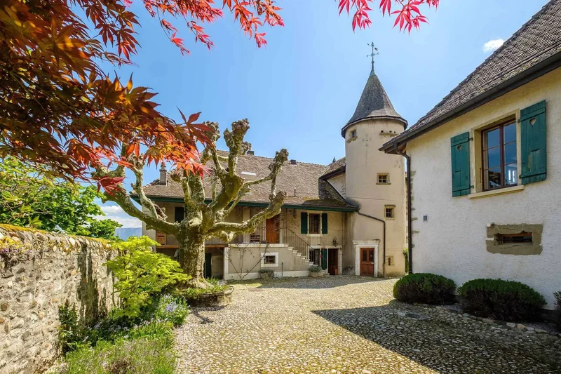 A Satigny, Satigny, Genève, Switzerland. - Photo 9