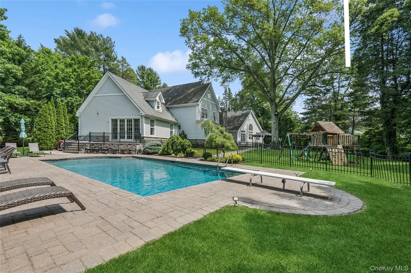 3 The Brae, Woodbury, New York, United States. - Photo 44