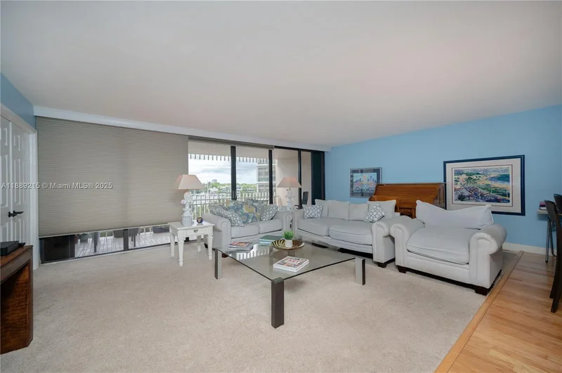 3 Grove Isle Dr C308, Miami, Florida, United States. - Photo 3