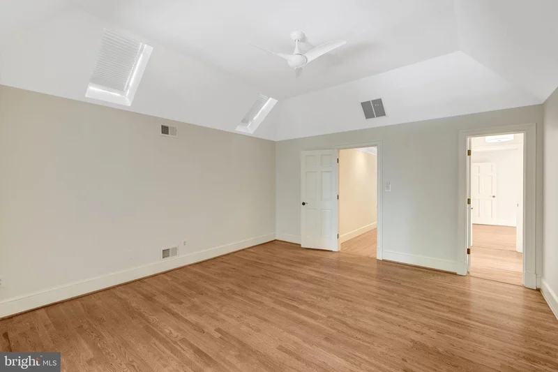 8014 GREENWICH WOODS DR, MCLEAN, VA, 22102, USA, McLean, Virginia, United States. - Photo 53