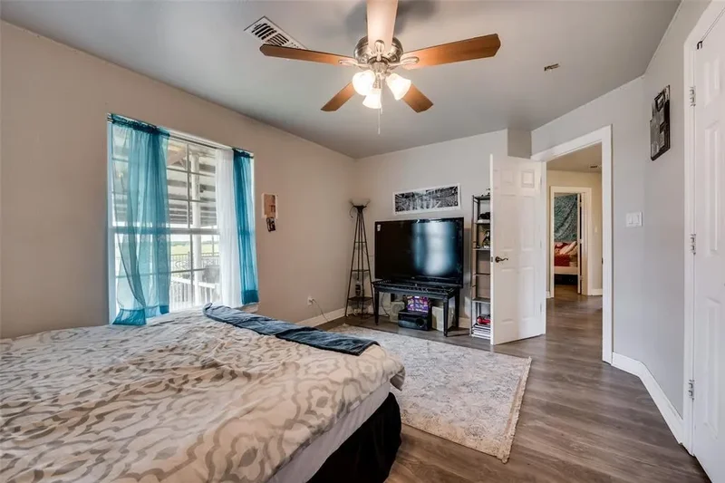 5646 N US Highway 69, Celeste, Texas, United States. - Photo 23